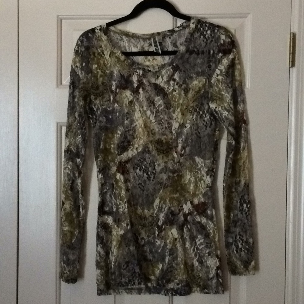 “Buckle” Long-Sleeve Lace Top